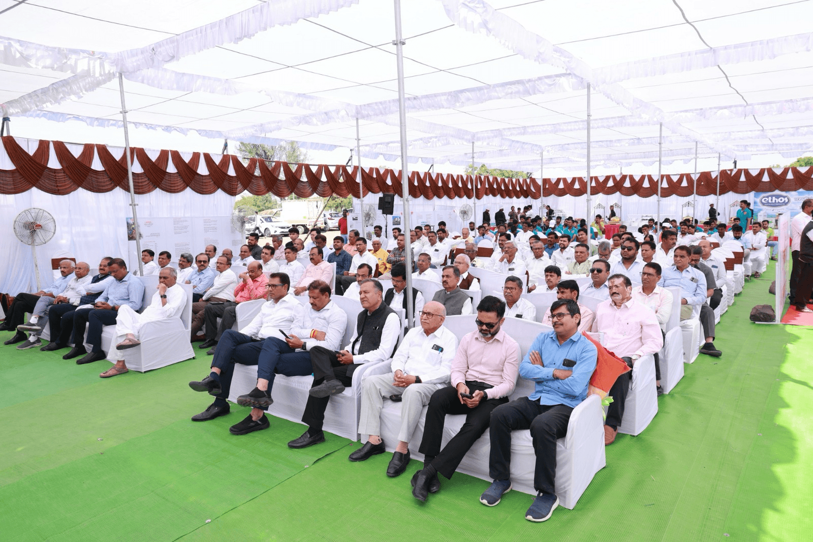 प्रशिक्षण सत्रातील विद्यार्थी